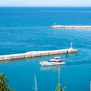 Faro Del Porto Poros (Kefalonia)